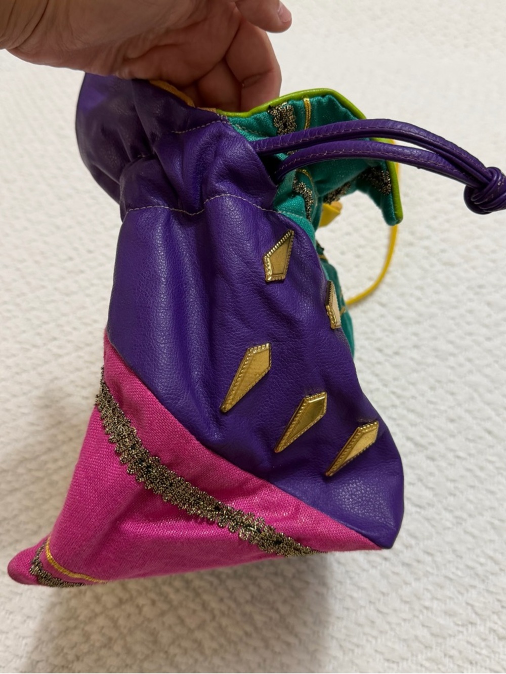 Vintage 80’s Colorblock Drawstring Shoulder Bag in Purple, Teal & Yellow - Picture 11 of 13